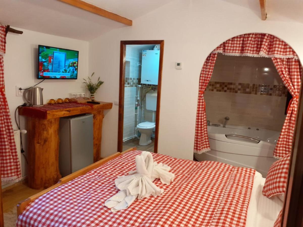 Cabanute Si Camping Dracula Capatineni-Paminteni Екстериор снимка