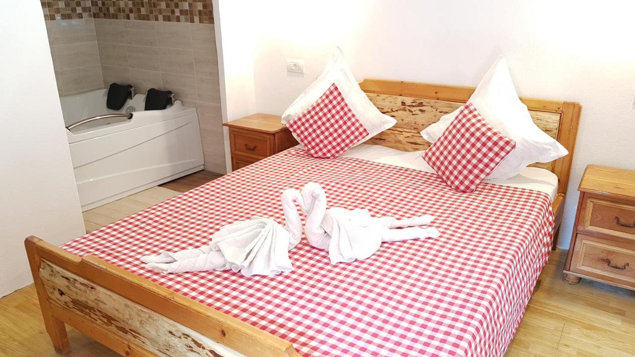 Cabanute Si Camping Dracula Capatineni-Paminteni Екстериор снимка